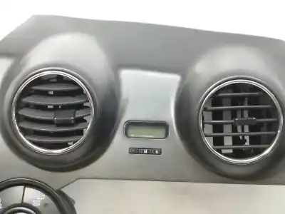 Автозапчастина б/у аераційна решіта для ssangyong actyon 200 xdi посилання на oem iam 7661031000  