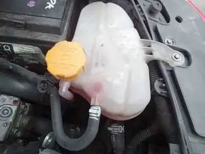 Pièce détachée automobile d'occasion vase d'expansion de liquide de refroidissement pour opel corsa d innovation références oem iam 55702165 460029937 