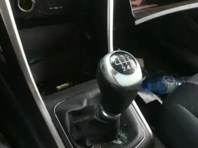 Second-hand car spare part gear lever for hyundai i30 (gd) classic oem iam references 84650a6000  