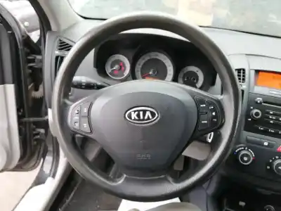 Peça sobressalente para automóvel em segunda mão volante por kia cee´d active referências oem iam   