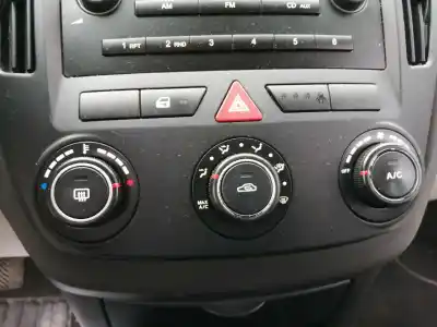 Peça sobressalente para automóvel em segunda mão comando de sofagem (chauffage / ar condicionado)  por kia cee´d active referências oem iam   