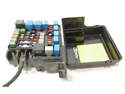 Second-hand car spare part fuse box unit for kia cee´d emotion oem iam references 3916025000  