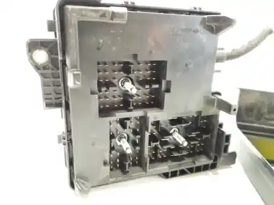 Second-hand car spare part fuse box unit for kia cee´d emotion oem iam references 3916025000  