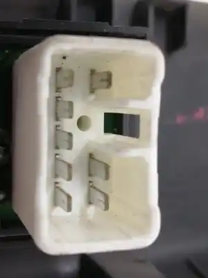 Second-hand car spare part right front power window switch for kia cee´d emotion oem iam references 823611h300  