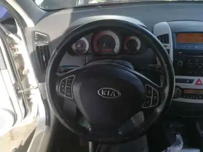 Peça sobressalente para automóvel em segunda mão volante por kia cee´d emotion referências oem iam   