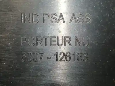 Second-hand car spare part left front door trim for citroen c4 picasso ii 1.6 hdi 90 oem iam references 6307126163 1a2yc0193657 / 3271000a0zd / 1b2004201yzx / 1a3td0187505 6307126435 / 98125295yc / p98125295yc / 3271000a3td / 3271000b20