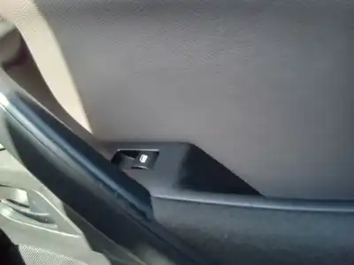 Second-hand car spare part right front power window switch for citroen c4 picasso ii 1.6 hdi 90 oem iam references 96762292zd  e31426