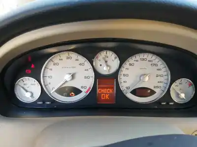 Pièce détachée automobile d'occasion compteur de vitesse tableau de bord pour peugeot 607 (s2) paquete références oem iam 9649507580 004776 / 53098093004776 40023600 / a2c53098093 / enhc02 / bh2805