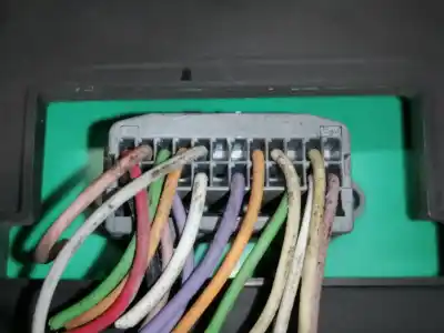 Peça sobressalente para automóvel em segunda mão quadrante por renault clio iii exception referências oem iam 8200628775h lcma002706 vp5rqf14b115br 