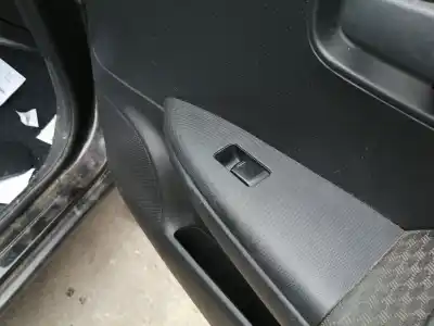 Second-hand car spare part rear right power window switch for nissan note (e11e) acenta oem iam references 829609u10a 25411ed00a 