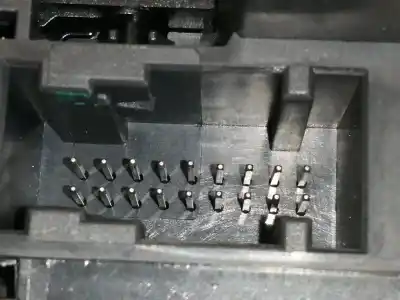 Pezzo di ricambio per auto di seconda mano comando pulito per renault clio iii exception riferimenti oem iam 881030060  