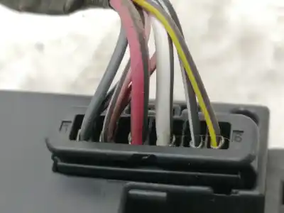 Pezzo di ricambio per auto di seconda mano comando pulito per renault clio iii exception riferimenti oem iam 881030060  