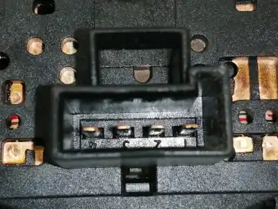 Pezzo di ricambio per auto di seconda mano comando pulito per opel corsa d cosmo riferimenti oem iam 09185417 09185413 / 09185414 / 09185415 / 09185417 12268700 / 12268701 / 12268600 / 12268601