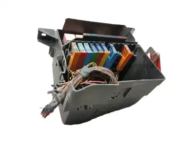 Peça sobressalente para automóvel em segunda mão caixa de fusíveis e relés por opel vivaro combi 2.7t corto referências oem iam 