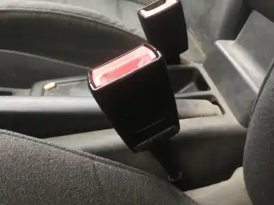 Pièce détachée automobile d'occasion boucle de ceinture de sécurité avant gauche pour audi a3 (8l) 1.9 tdi références oem iam 8l0858675  8l0858675k