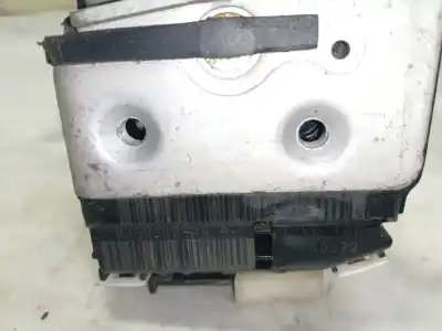 Second-hand car spare part left front door lock for dodge caliber s oem iam references 04589409aa  