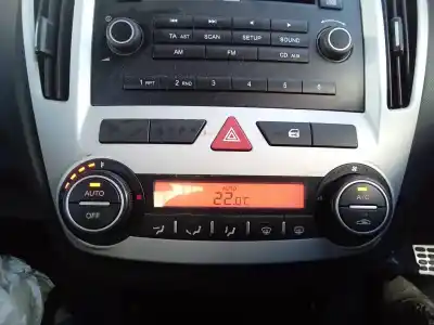 Peça sobressalente para automóvel em segunda mão comando de sofagem (chauffage / ar condicionado)  por kia pro_cee´d emotion referências oem iam 972501h602  