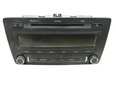 Gebrauchtes Autoersatzteil AUDIOSYSTEM / RADIO-CD zum SKODA OCTAVIA BERLINA (1Z3)  OEM-IAM-Referenzen 1Z0035161F  