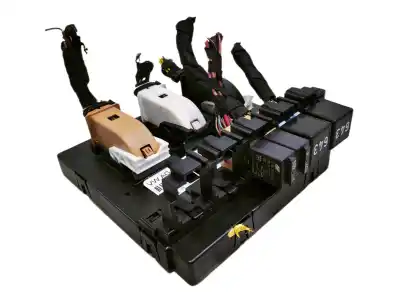 Pièce détachée automobile d'occasion BOÎTES À FUSIBLES pour AUDI TT (8J3/8J9)  Références OEM IAM 8P0907063H  