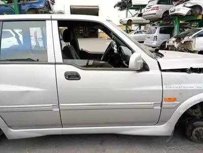 Автозапчасти б/у дверь передняя правая за ssangyong musso 2.3 turbodiesel cat ссылки oem iam 6200205065  