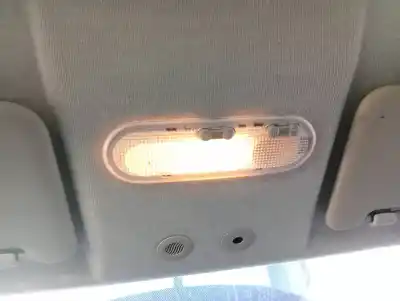 Second-hand car spare part interior light for dacia sandero stepway oem iam references 8200073231  