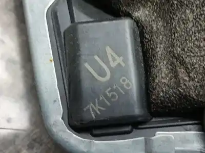 Автозапчастина б/у замок дверей заднього лівого для lexus is200 (ds2/is2) 220d посилання на oem iam 6905053040  u47k1518