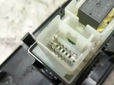 Second-hand car spare part right front power window switch for lexus is200 (ds2/is2) 220d oem iam references 8403053020  515287ts5302
