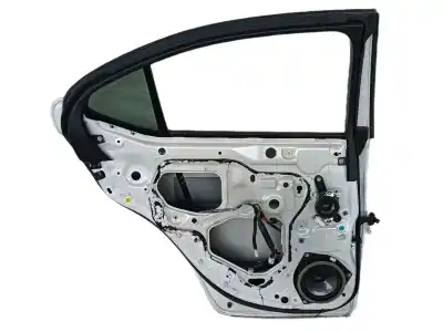 Автозапчастина б/у двері задні ліві для lexus is200 (ds2/is2) 220d посилання на oem iam 6711453020  