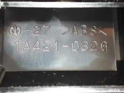 Автозапчастина б/у попільничка для lexus is200 (ds2/is2) 220d посилання на oem iam 1a421032g  