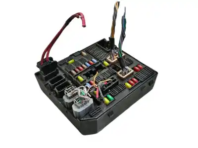 Peça sobressalente para automóvel em segunda mão caixa de fusíveis e relés por renault scenic iii expression referências oem iam 