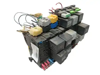 Pièce détachée automobile d'occasion boîtes à fusibles pour volkswagen golf iii (1h1) 2.0 références oem iam 357937039  