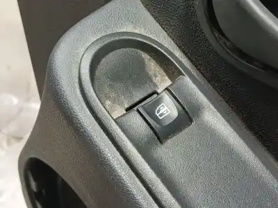 Автозапчасти б/у обивка передней правой двери за dacia duster ambiance 4x2 ссылки oem iam 8200735001 809006192r 809003640r