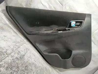 Peça sobressalente para automóvel em segunda mão forra / revestimento da porta traseira esquerda por toyota corolla verso (_e12_) 2.0 d-4d (cde120_) referências oem iam 6764013790b0