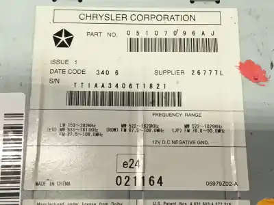 Second-hand car spare part audio system / radio cd for chrysler sebring (js) 2.0 crd oem iam references 5107096ah  05107096aj