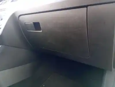 Автозапчастина б/у бардачок для skoda rapid spaceback (nh1) 1.6 tdi посилання на oem iam 5jb857097e9b9  5jb857097e
