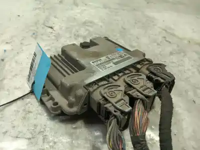 Peça sobressalente para automóvel em segunda mão CENTRALINA DE MOTOR UCE por PEUGEOT PARTNER (S2)  Referências OEM IAM 0281012620  9663944680