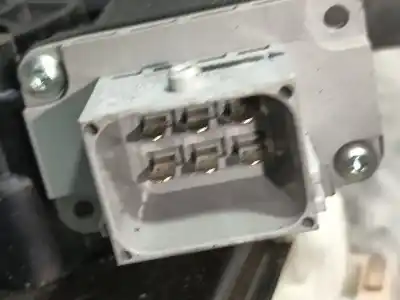 Peça sobressalente para automóvel em segunda mão elevador de vidros dianteiro direito por fiat 500l (351_, 352_) 1.6 d multijet (199lyd1b) referências oem iam 51980517