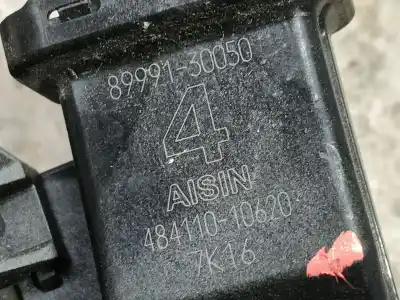 Автозапчастина б/у ліва передня внутрішня ручка для lexus is200 (ds2/is2) 220d посилання на oem iam 6920253010  8999130050