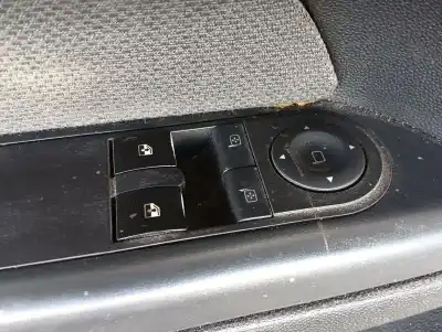 Second-hand car spare part left front door for opel astra h gtc (a04) 1.4 (l08) oem iam references 94711559  