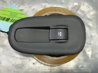 Pièce détachée automobile d'occasion COMMANDE DE LÈVE VITRE AVANT GAUCHE pour RENAULT KANGOO / GRAND KANGOO II (KW0/1_)  Références OEM IAM 8200637849  