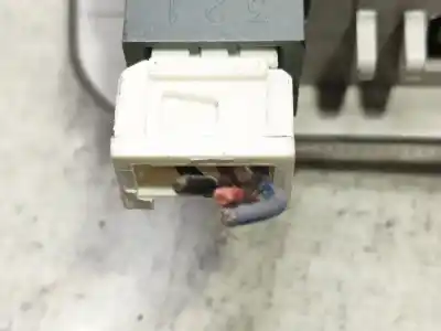 Second-hand car spare part interior light for citroen nemo monospace 1.3 hdi 75 oem iam references 8335tr  735547006