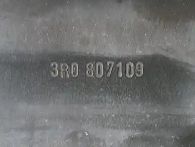 Second-hand car spare part front bumper reinforcement for seat exeo st (3r5) 2.0 tdi oem iam references 3r0807109  3r0807109