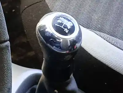 Pezzo di ricambio per auto di seconda mano riduttore per toyota aygo (_b4_) 1.0 (kgb40) riferimenti oem iam 303000h060