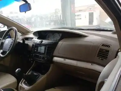Second-hand car spare part dashboard for ssangyong rodius i 2.7 xdi oem iam references   