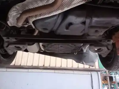 Peça sobressalente para automóvel em segunda mão charrió / suporte de eixo de trás por nissan note (e12) 1.5 dci referências oem iam 555013vu1a