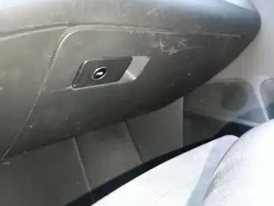 Автозапчастина б/у бардачок для volkswagen passat b6 variant (3c5) 2.0 tdi 16v 4motion посилання на oem iam 