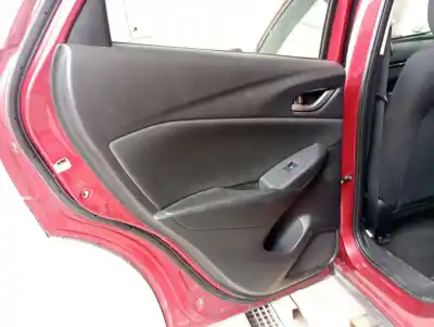 Автозапчастина б/у обкітка задніх лівіх дверей для mazda cx-3 (dk) 1.5 skyactiv-d (dk2ws) посилання на oem iam d10e68550e05  