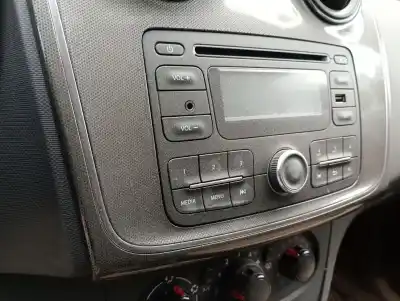 Peça sobressalente para automóvel em segunda mão sistema de áudio / rádio cd por dacia sandero ii tce 90 (b8m1, b8ma) referências oem iam 