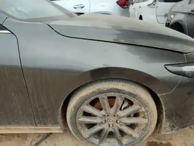 Peça sobressalente para automóvel em segunda mão guarda-lamas dianteiro direito por mazda 3 fastback (bp) 2.0 skyactiv-g m hybrid referências oem iam 