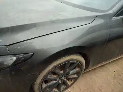 Peça sobressalente para automóvel em segunda mão guarda-lamas dianteiro esquerdo por mazda 3 fastback (bp) 2.0 skyactiv-g m hybrid referências oem iam 
